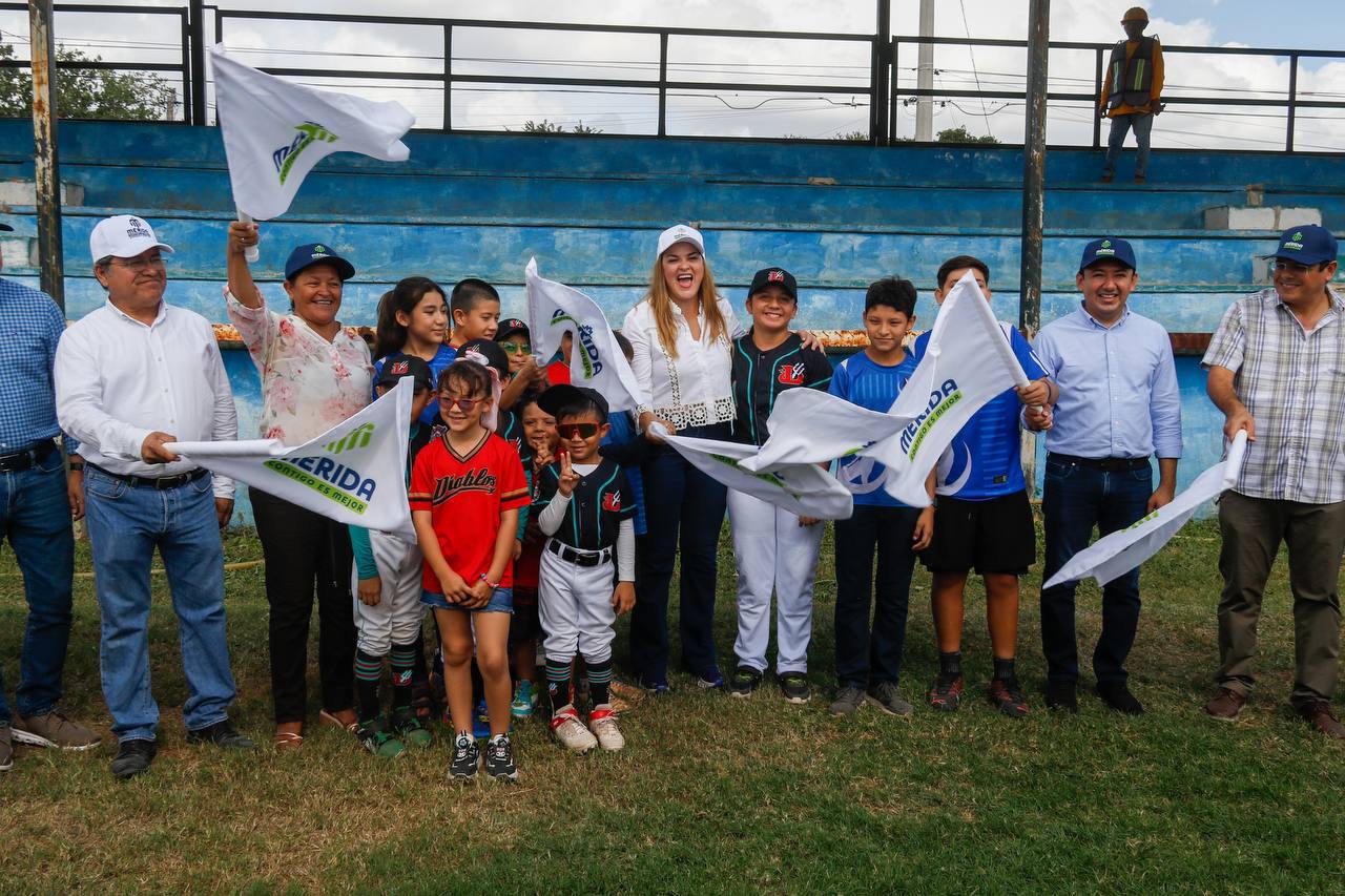 Cecilia Patrón inaugura Obras de Campo Deportivo en la Bojórquez