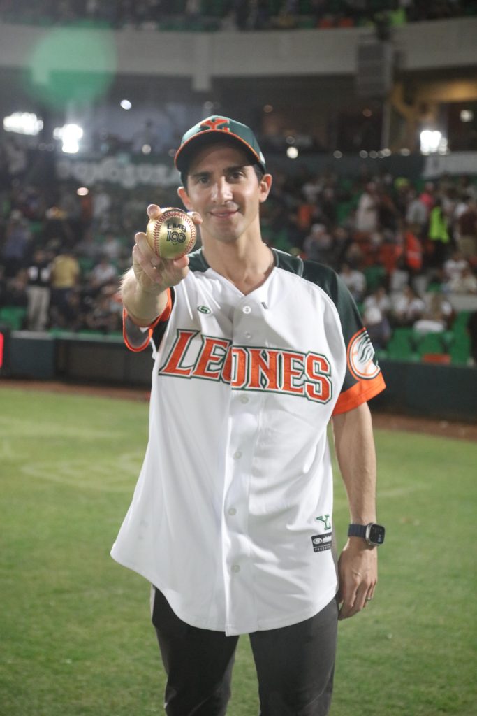 Abuchean a Rommel Pacheco en el&nbsp;Kukulcán