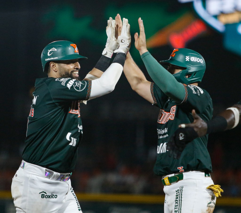 Con un gran relevo de Roonie Williams y una ofensiva de dos rallys de cinco carreras, los melenudos empatan la&nbsp;serie