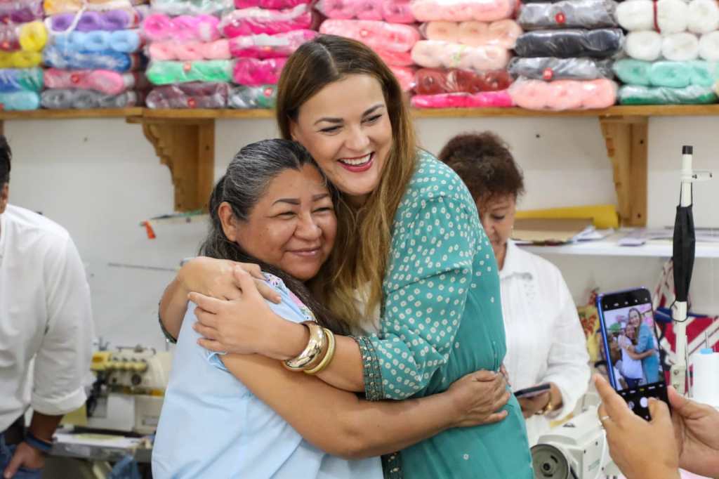 Impulsa Cecilia Patrón a emprendedoras meridanas de la industria&nbsp;textil.