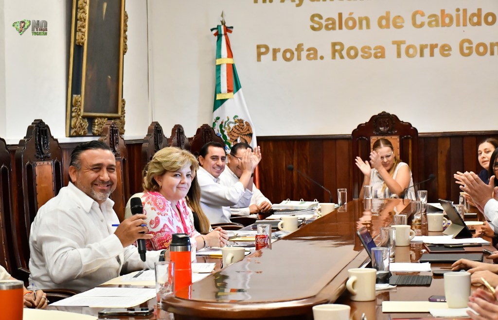 Edil proponer fortalecer y modernizar reglamento de cronistas de la ciudad de&nbsp;Mérida