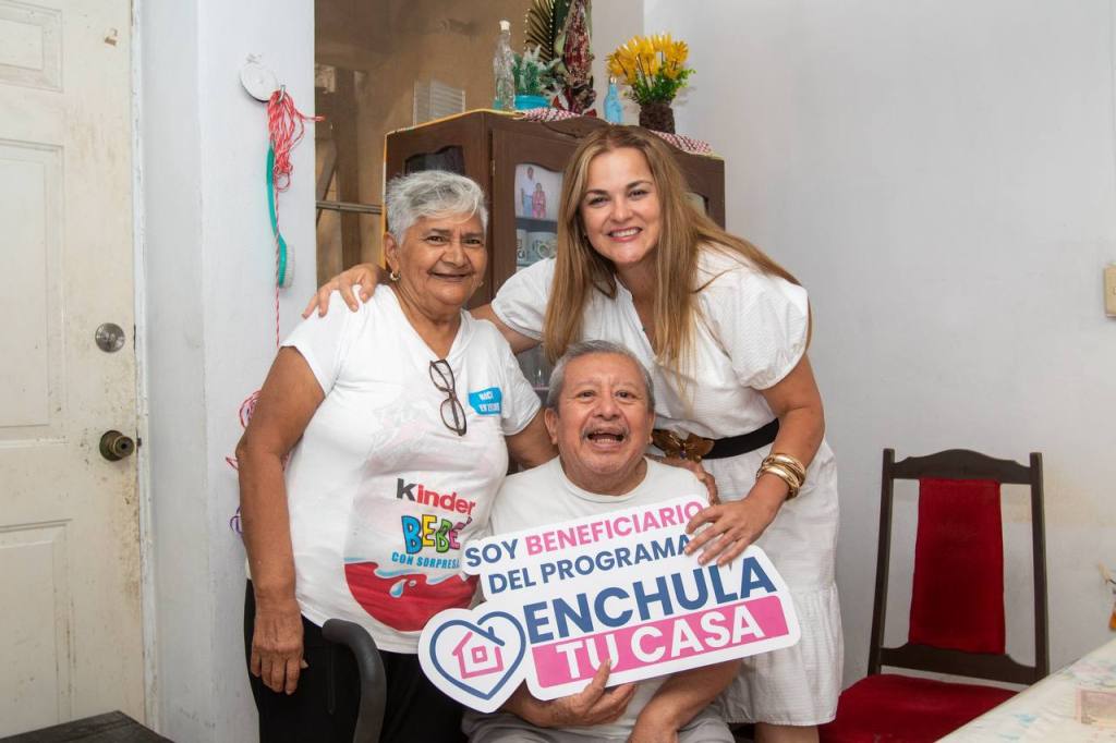 Entrega Cecilia Patrón mejoras a viviendas de personas mayores de&nbsp;Mérida.
