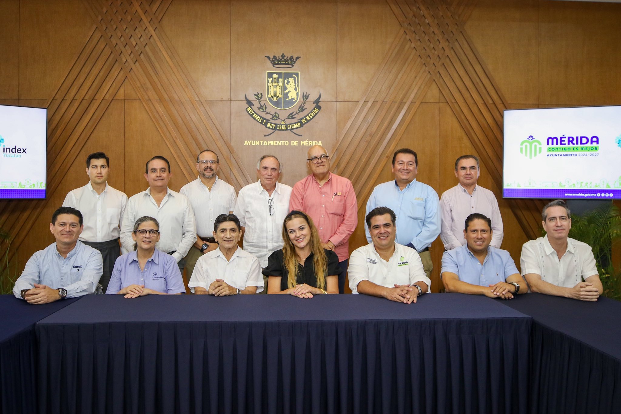 Cecilia Patrón sostiene reunión con directiva de INDEX Yucatán