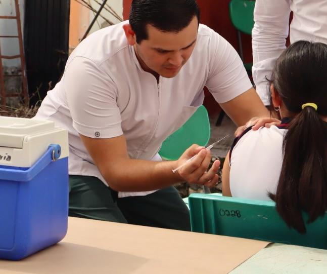 Informa IMSS Yucatán sobre campaña de vacunación contra el Virus del Papiloma&nbsp;Humano