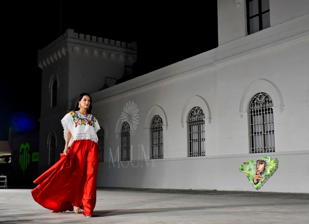 Mérida celebra la identidad cultural con moda y arte en espectacular&nbsp;pasarela