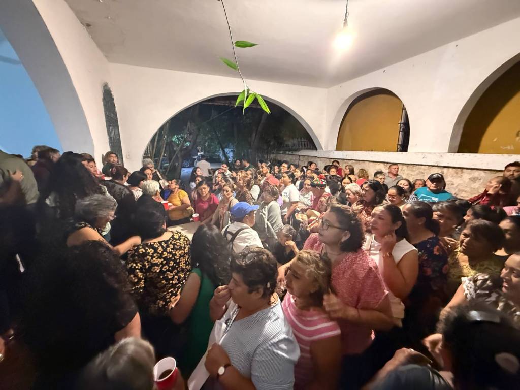 Ramírez Marín celebra convivencia navideña con colonos de&nbsp;Mérida
