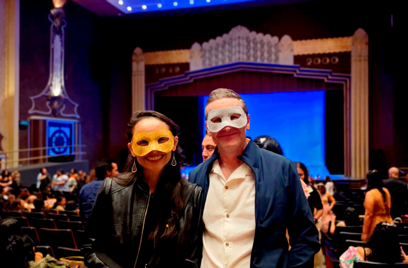 MÉRIDA SE VISTE DE REALEZA: EL TEATRO ARMANDO MANZANERO VIVE UNA NOCHE MÁGICA CON EL TRIBUTO A BRIDGERTON