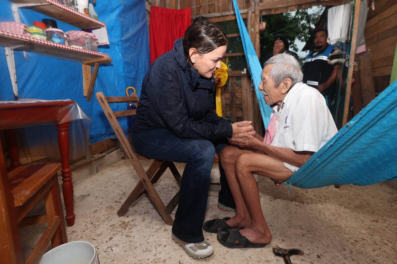 Liderazgo en el terreno: Cecilia Patrón asume el rescate de los asentamientos del sur ante el olvido federal y la crisis climática