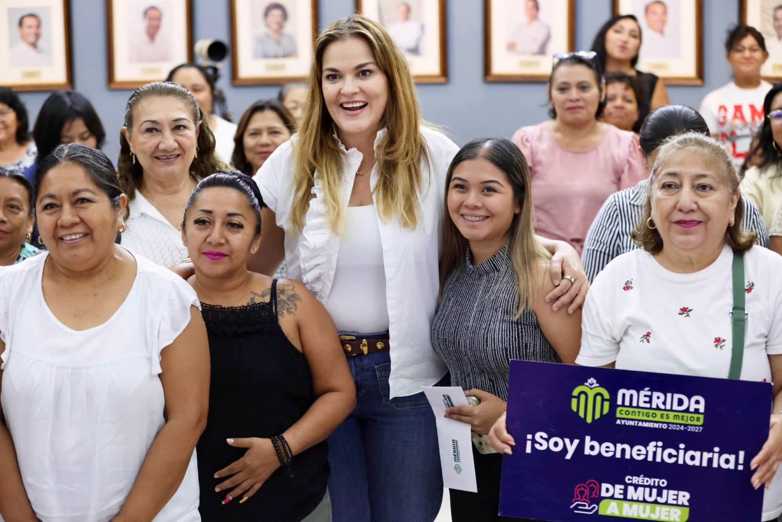 Impulsan autonomía económica de mujeres en Mérida con créditos sin intereses
