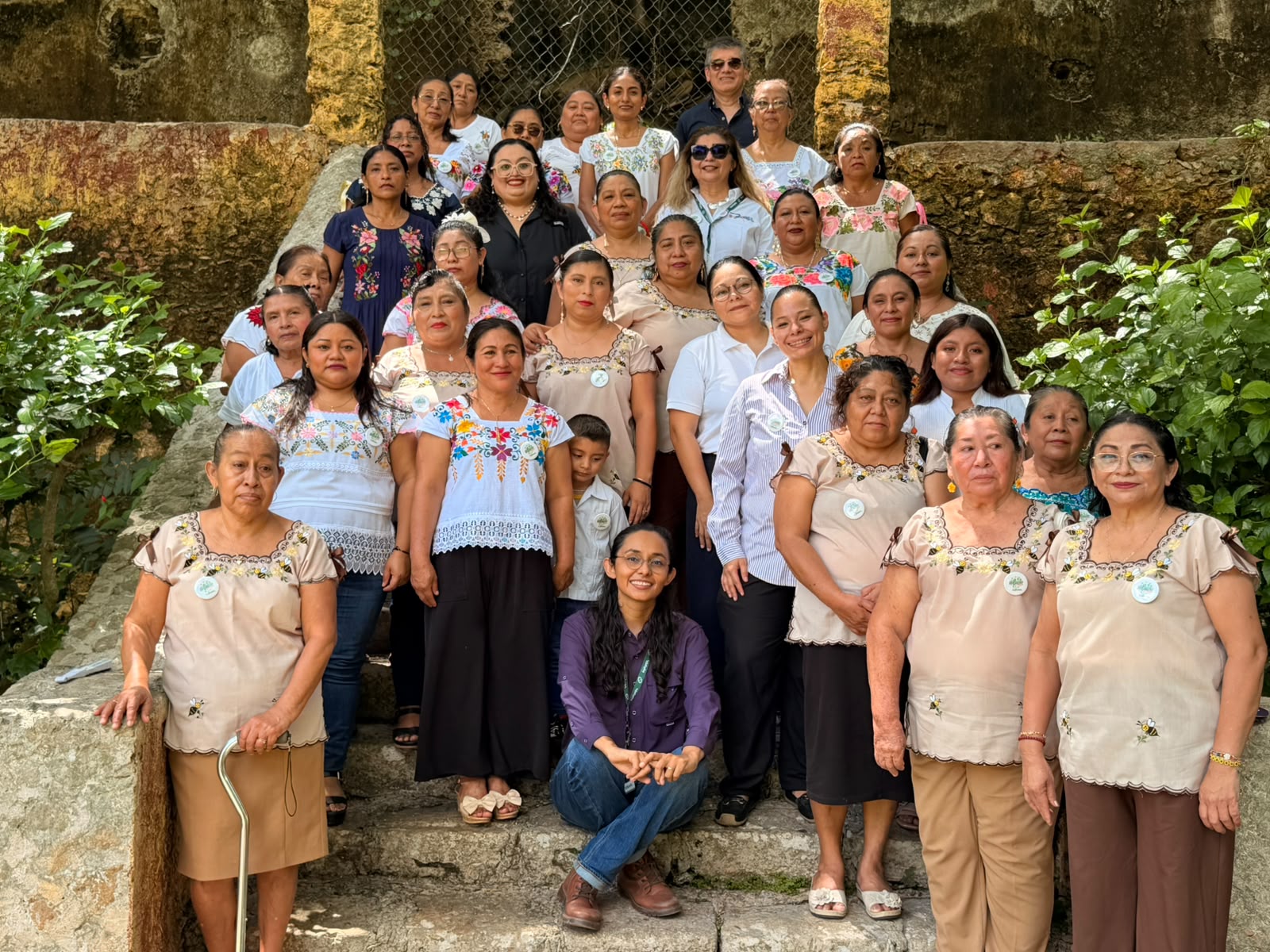 Mujeres mayas impulsan su autonomía y el cuidado del territorio a través de la meliponicultura